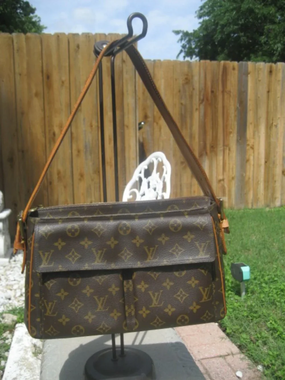 Louis Vuitton Monogram Viva Cite GM Shoulder / Handbag Purse Double Pouch bag